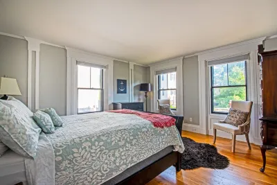 Perfect Location, Historic Town Ctr: Ground 4 Bed 3 Bath Condo