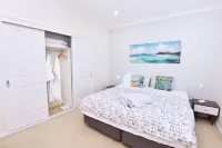 Point Bulli Hotels in Woonona