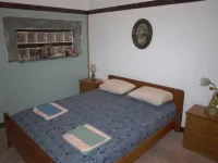 Alonaki Seafront Cottage