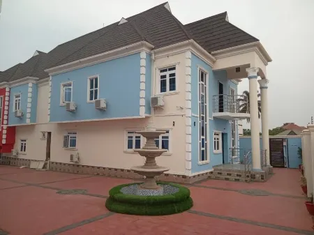 Hotel D RITZ Отели в г. Ошогбо