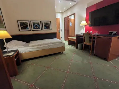 Vivotel Buerer Hof Отели рядом с достопримечательностью «Kongressaal Jehovas Zeugen»