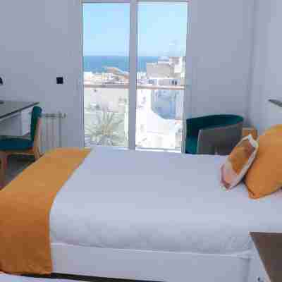 Duplex Terrasse Vue Mer et Ville, Pieds Dans l'Eau Rooms