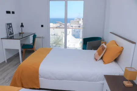 Duplex Terrasse Vue Mer et Ville, Pieds Dans l'Eau