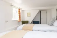 Historic Railway Home - Selsey Seafront Hotels in Selsey