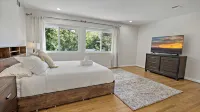 Stay,Work,Thrive on the premier House, Entire home in McLean Отели рядом с достопримечательностью «Мадейра Скул»