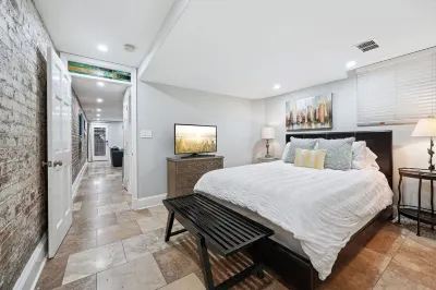 Capitol Hill-SLPS 4-Walk 2 blk Metro/Cafes Hotels in Capitol Hill