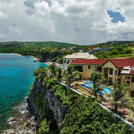 Breathtaking Oceanfront Luxe Villa in Tower Isle Jacuzzi Pool Fully Staffed