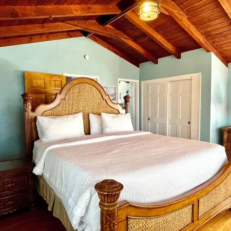 The Pelican Key Largo Cottages