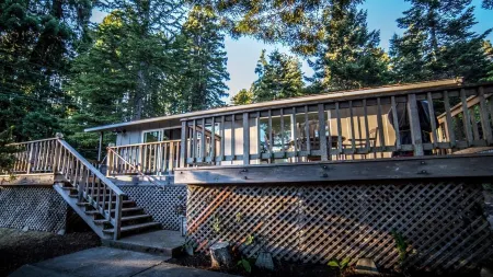 Mar a Vista: Cozy Coastal Cottage with Modern Amenities