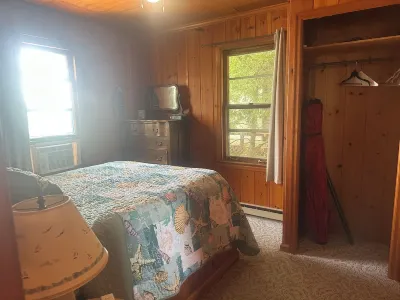 Diamond Lake Island Cabin