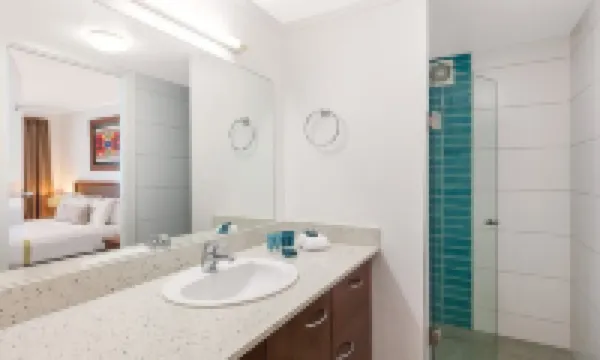 Fiji - Whyndham- Beachfront Resort- Denarau - 1 BR Hotels in Denarau Island