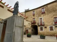 Rural House in Alt Empordà - Can Girmas (full rental) - for 4/6 people Hotels in Navata