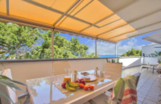 LUXURIOUS ROOF TERRACE