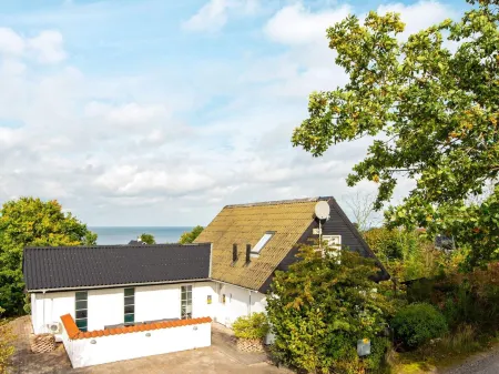 10 Person Holiday Home in Allingabro-by Traum Отели в г. Allingabro