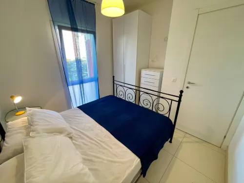 Flat with Private Garden by the Sea