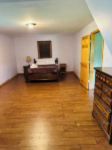 Very peaceful 3 bedroom, 2 1/2 baths cabin  within minutes of RRGorge and NB.