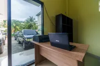 RedDoorz Syariah Near Rsud Dr HM Rabain Muara Enim Hotel a Muara Enim Regency