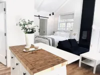 New luxury house w/hot tub private setting walk to ocean