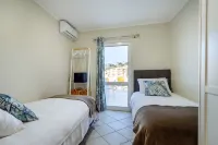 Top renovated apartment with a large terrace in the old town of Albufeira