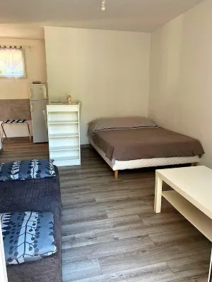 Quiet studio near Aubagne Hotel a La Penne-sur-Huveaune