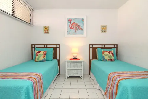 St. Thomas Prime Oceanfront/Poolfront 2BR/2BA Condo-BEST Bolongo Beach location!