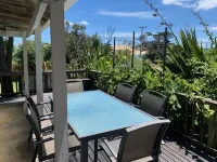 The Green Bach opposite beach- quirky and great for groups and families
