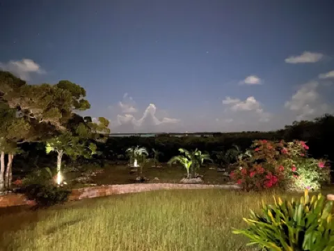 Perfect location for exploring The Exumas! Beautiful water views and comfort! 酒店