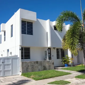 Beachfront in gated community with patio,  balcony, pool, close to all in Rincón