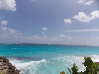 Spacious cool and breezy Apartments with a captured ocean view and the country Hotels in Belair