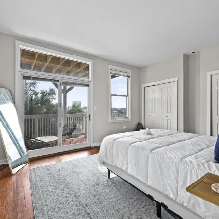 Sweeping Views in Bright and Spacious Loft in OTR