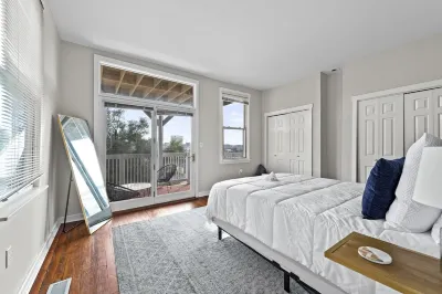 Sweeping Views in Bright and Spacious Loft in OTR