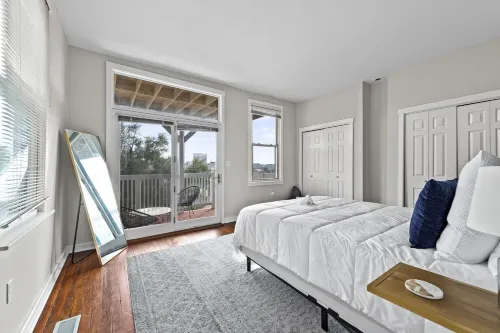 Sweeping Views in Bright and Spacious Loft in OTR