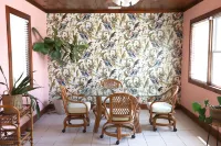 The Jungle Bird- walking distance to the ocean