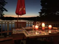 Cozy lake house minutes to Craigville Beach Hotels in Centerville