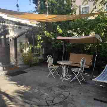 Amazing Island Cottage/2BR in the heart of Nassau! Best location! No car needed! Hotel Exterior