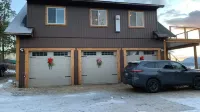 Cozy carriage house apartment with gorgeous Mount Ida views.