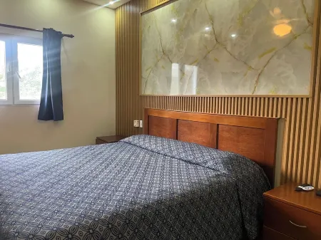 A Downtown one bedroom 1.5 bathroom condo.