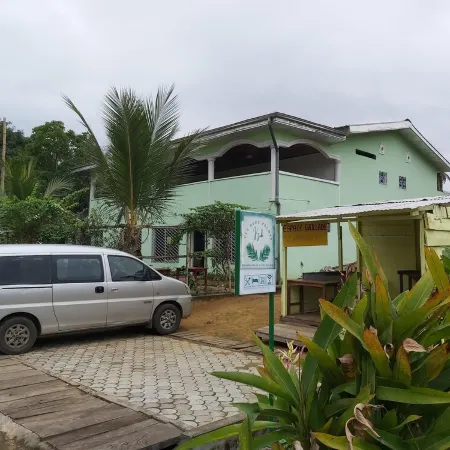 Deux-Palmes-Kribi, close to the beach (200m), comfortable and family-friendly