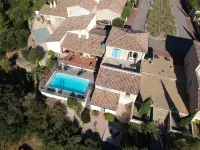 Air- Conditioned  5 Bedroom Villa with Stunning Castle Views - 빌라