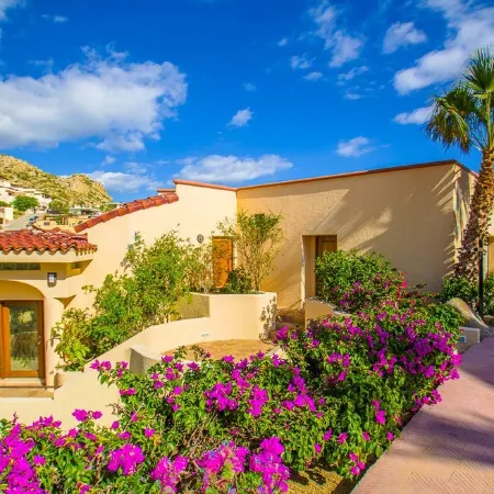 Luxurious Villa Los Amigos with 4 bedrooms, private pool and hot tub