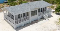 Lovely 2-bedroom cottage with sea views located in Exuma, Bahamas Hotel di 