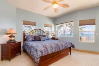 Ocean Front Condo With Private Roof Top Deck - Gold Standard Approved