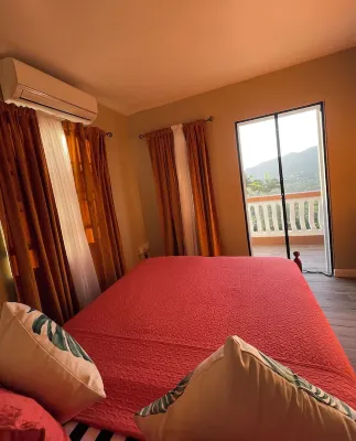 Mountain veiw apartment in St George’s