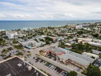 Beachside Bliss: Luxurious 2 Bed, 2 Bath Apartment - Your Coastal Sanctuary