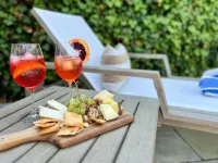 Holidays in the Hamptons! Chic Beach Home mins from Village