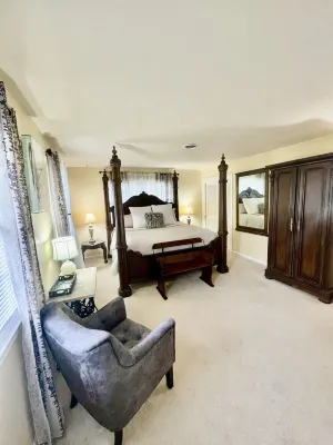 Spectacular & Spacious Hideaway: 1 Min WALK to the Beach, NO Streets to Cross! Hotels near First Landing State Park