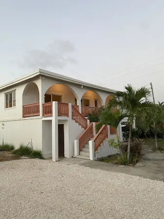 The Little Villa (Newly Renovated)