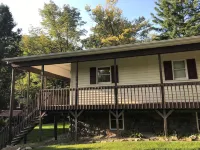 Adirondacks Family Retreat Hotels in Fort Ann