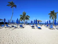 Salt and Sand - renovated 2b/2b condo at Sunset Cove on famous Seven Mile Beach