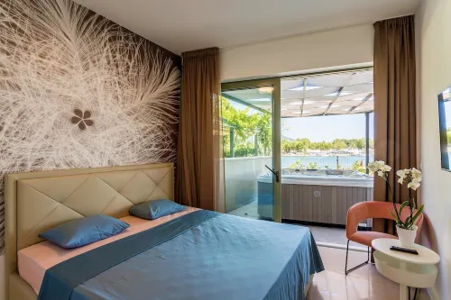 Luxury apartment with jacuzzi in the city center Hoteles en Omiš